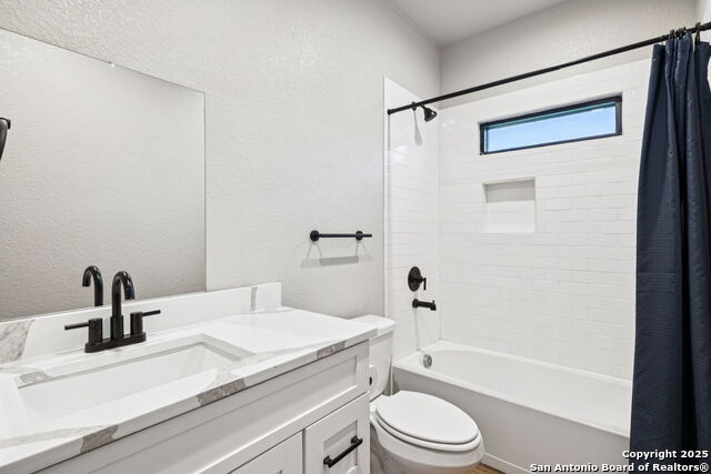 Image 36 of 63 For 177 E Short Meadow Dr