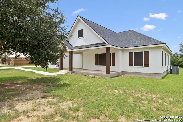 Image 4 of 63 For 177 E Short Meadow Dr