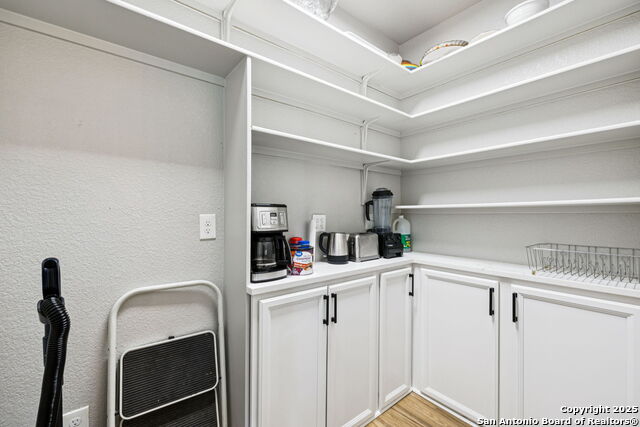 Image 48 of 63 For 177 E Short Meadow Dr