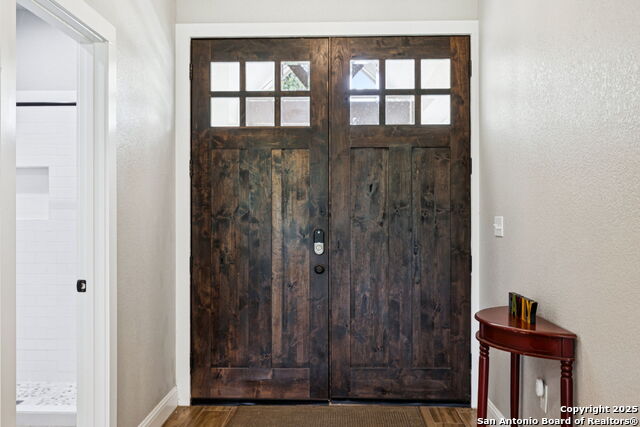 Image 7 of 63 For 177 E Short Meadow Dr