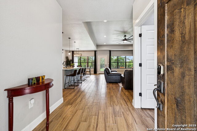 Image 8 of 63 For 177 E Short Meadow Dr