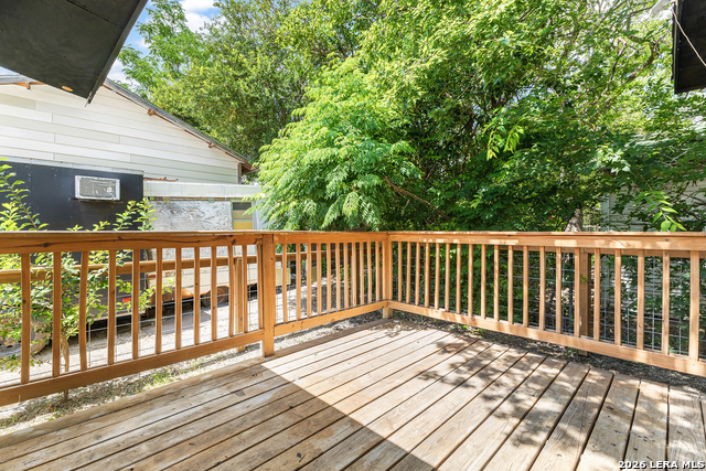 Image 22 of 23 For 315 Saint James