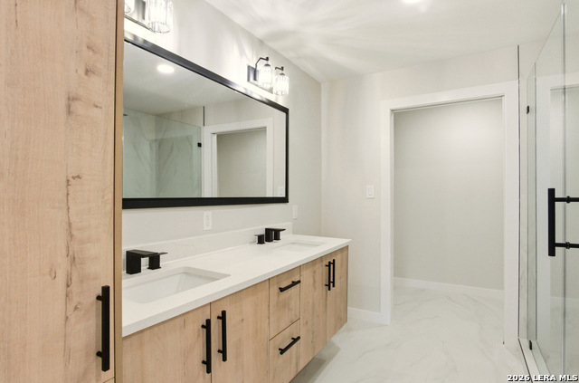 Image 16 of 29 For 293 Lovera  