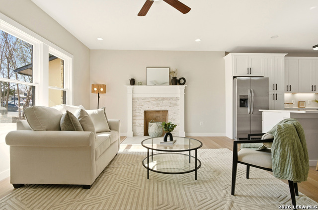 Image 3 of 29 For 293 Lovera  