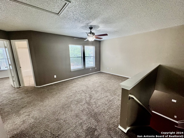 Image 20 of 39 For 10527 Dugas Dr