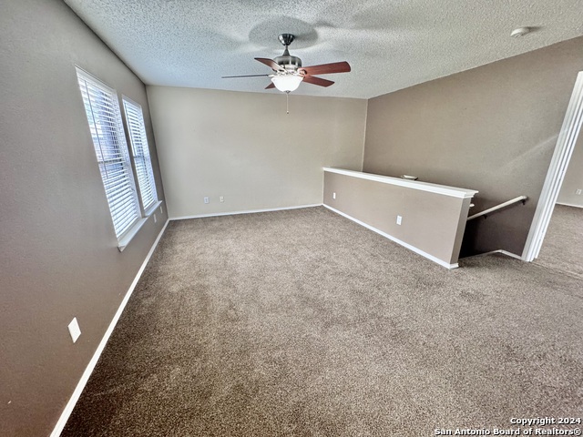 Image 21 of 39 For 10527 Dugas Dr