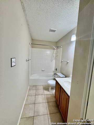 Image 23 of 39 For 10527 Dugas Dr