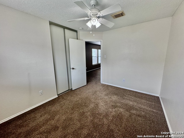 Image 27 of 39 For 10527 Dugas Dr