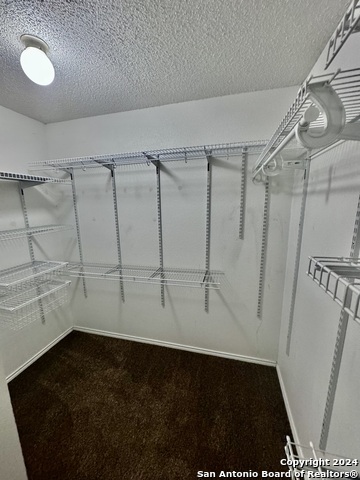 Image 32 of 39 For 10527 Dugas Dr