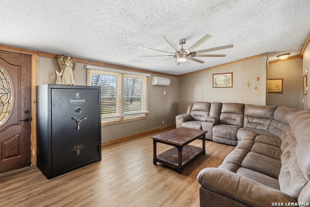 Image 17 of 43 For 470 Lyon  