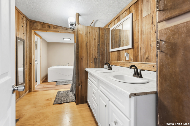 Image 21 of 43 For 470 Lyon  