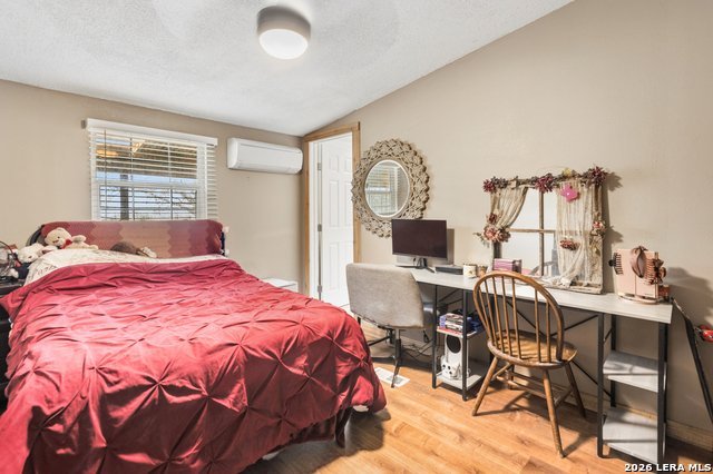 Image 30 of 43 For 470 Lyon  