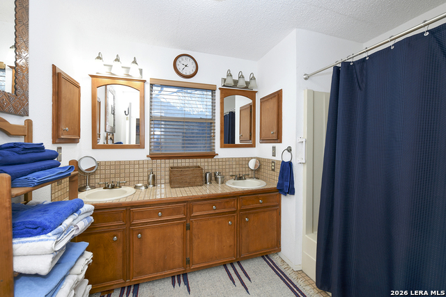 Image 32 of 49 For 315 White Oak