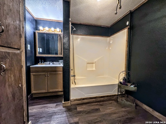 Image 26 of 48 For 2828 2nd St  