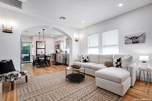 Image 14 of 55 For 324 Hammond  