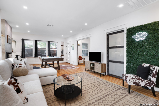 Image 18 of 55 For 324 Hammond  