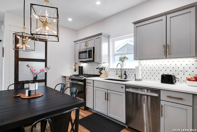 Image 21 of 55 For 324 Hammond  