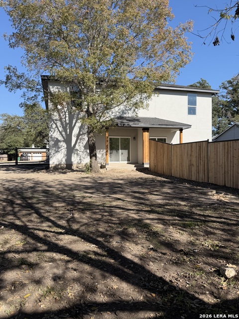 Image 21 of 32 For 2610 Woodbury St  102