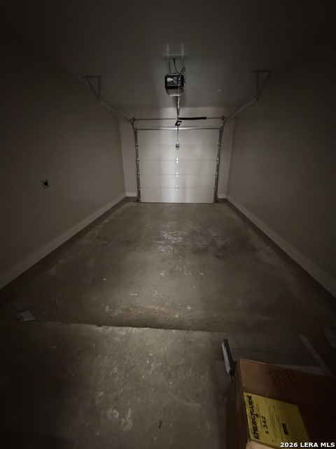 Image 22 of 32 For 2610 Woodbury St  102