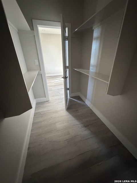 Image 27 of 32 For 2610 Woodbury St  102