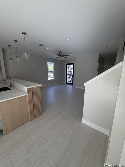 Image 7 of 32 For 2610 Woodbury St  102