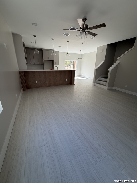 Image 8 of 32 For 2610 Woodbury St  102