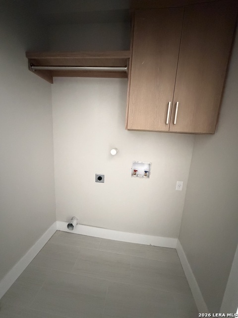 Image 9 of 32 For 2610 Woodbury St  102