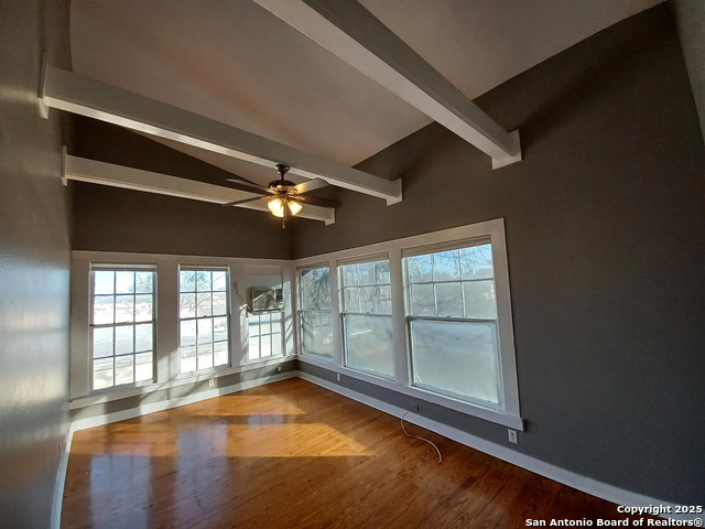 Image 27 of 44 For 124 Mistletoe Ave W