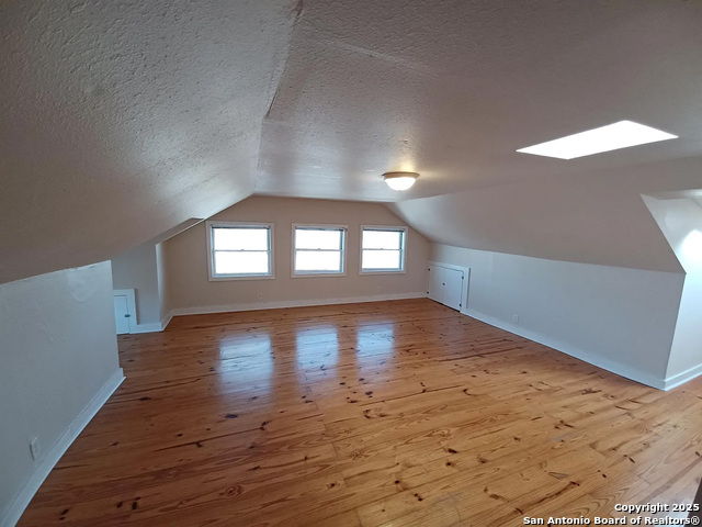 Image 32 of 44 For 124 Mistletoe Ave W