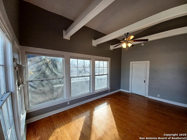 Image 36 of 44 For 124 Mistletoe Ave W