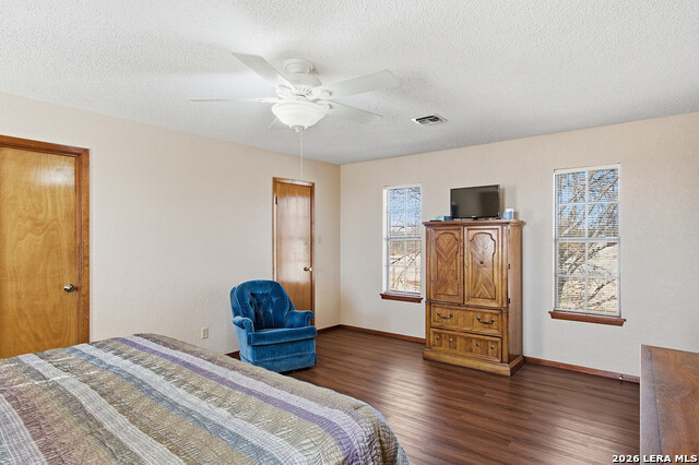 Listing photo id 19 for 126 Packsaddle Circle