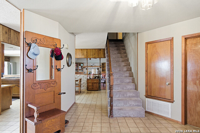 Listing photo id 4 for 126 Packsaddle Circle