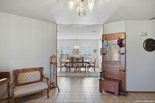 Listing photo id 5 for 126 Packsaddle Circle