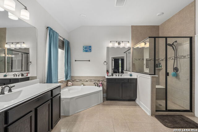 Image 22 of 50 For 29023 Front Gate