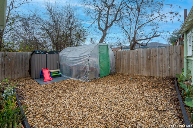 Image 8 of 38 For 218 Vereda  