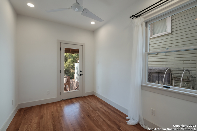 Image 8 of 10 For 226 Huisache Ave E 101