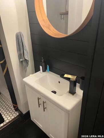 Image 10 of 12 For 301 E Woodlawn