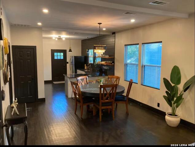 Image 2 of 12 For 301 E Woodlawn