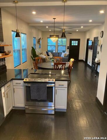 Image 4 of 12 For 301 E Woodlawn