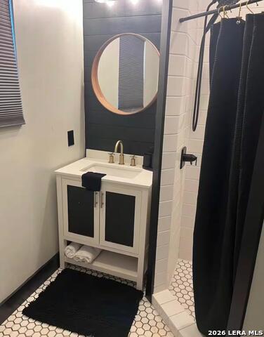 Image 7 of 12 For 301 E Woodlawn