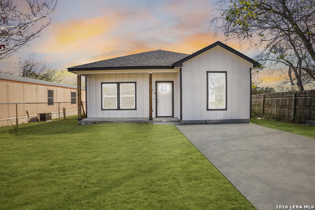 Details for 804 Peach  , Jourdanton, TX 78026