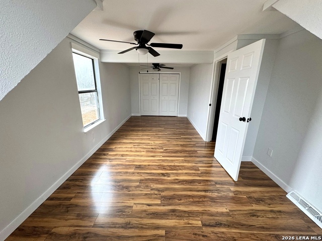 Image 7 of 25 For 910 Cypress  