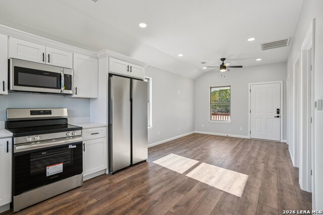 Image 10 of 31 For 118 Matt Dillon Dr