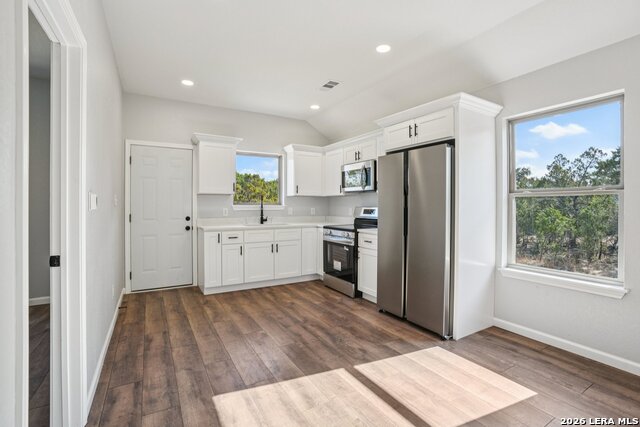 Image 9 of 31 For 118 Matt Dillon Dr