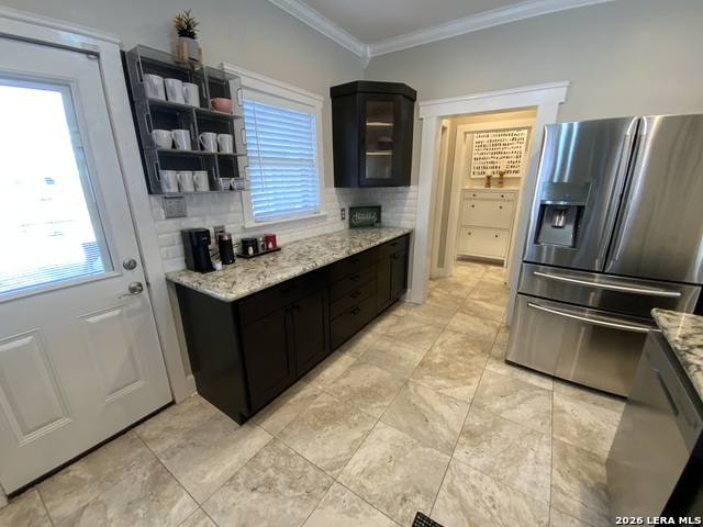 Image 15 of 20 For 231 Carolina St E