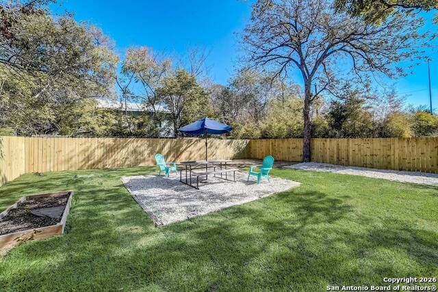 Image 19 of 20 For 231 Carolina St E