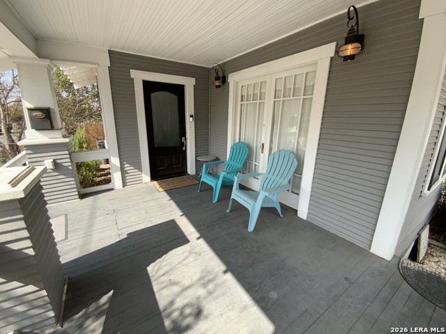 Image 2 of 20 For 231 Carolina St E