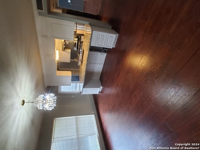 Image 14 of 17 For 5295 Round Table