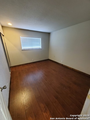 Image 9 of 17 For 5295 Round Table