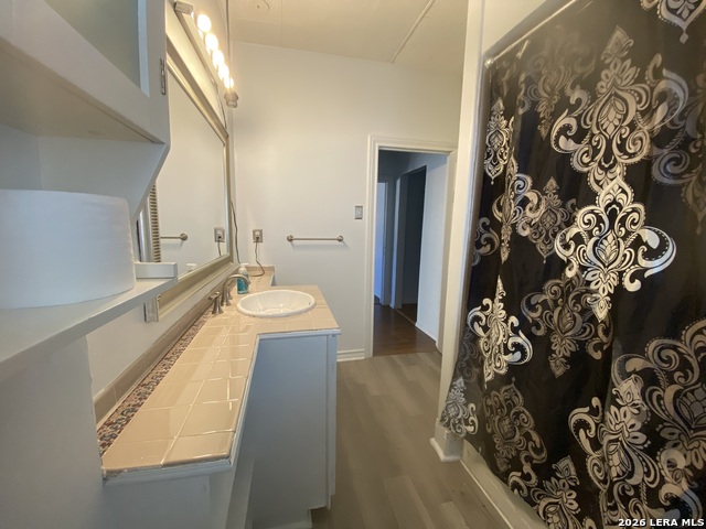 Image 17 of 43 For 532 Westwood